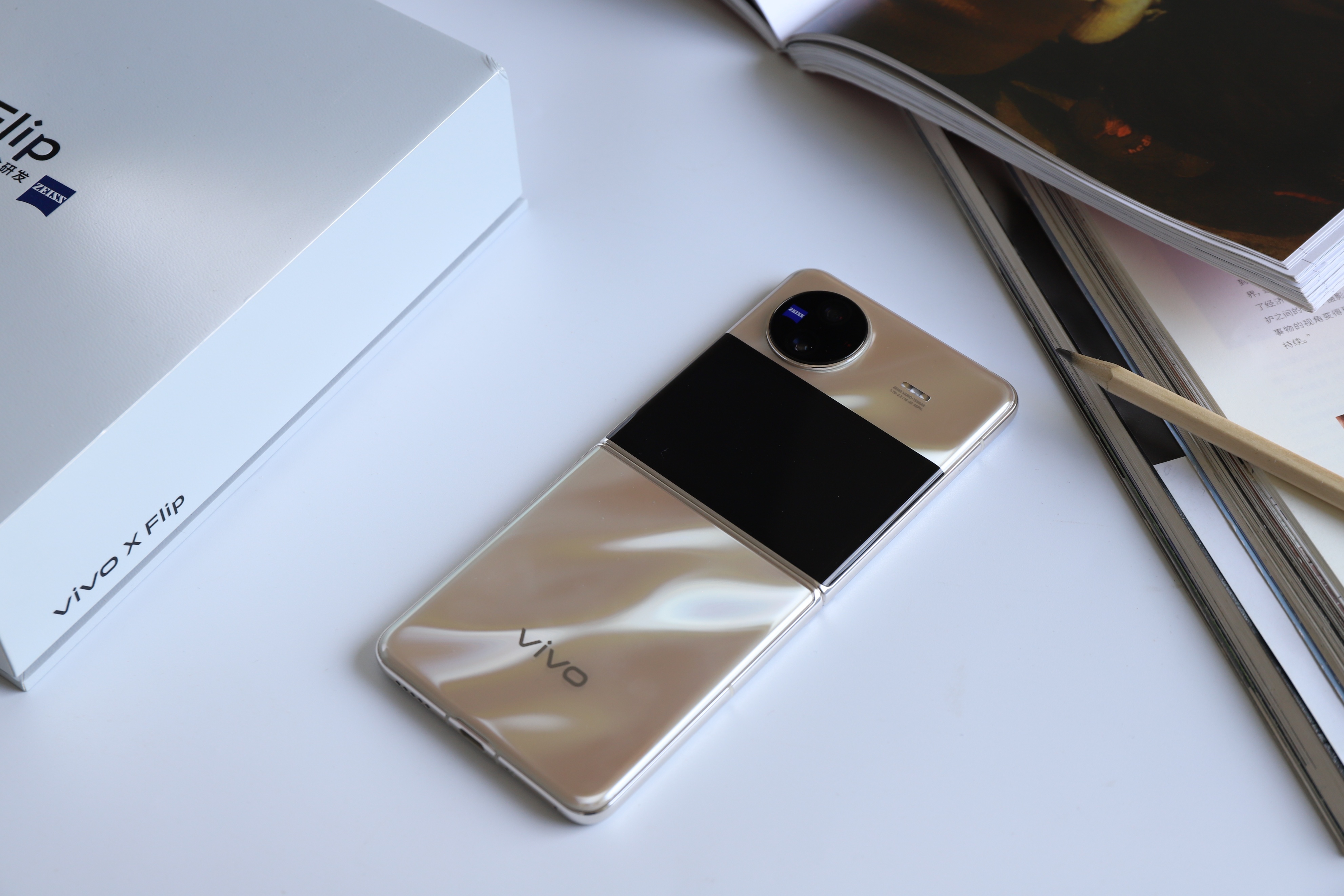 vivoxflip折叠屏手机哪个颜色好看,vivoxflip折叠屏手机怎么样