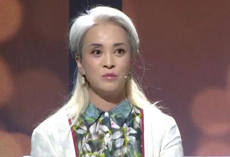 “励志大妈”于书：前夫出轨，两度瘫痪，一夜白头，如今惊艳众人