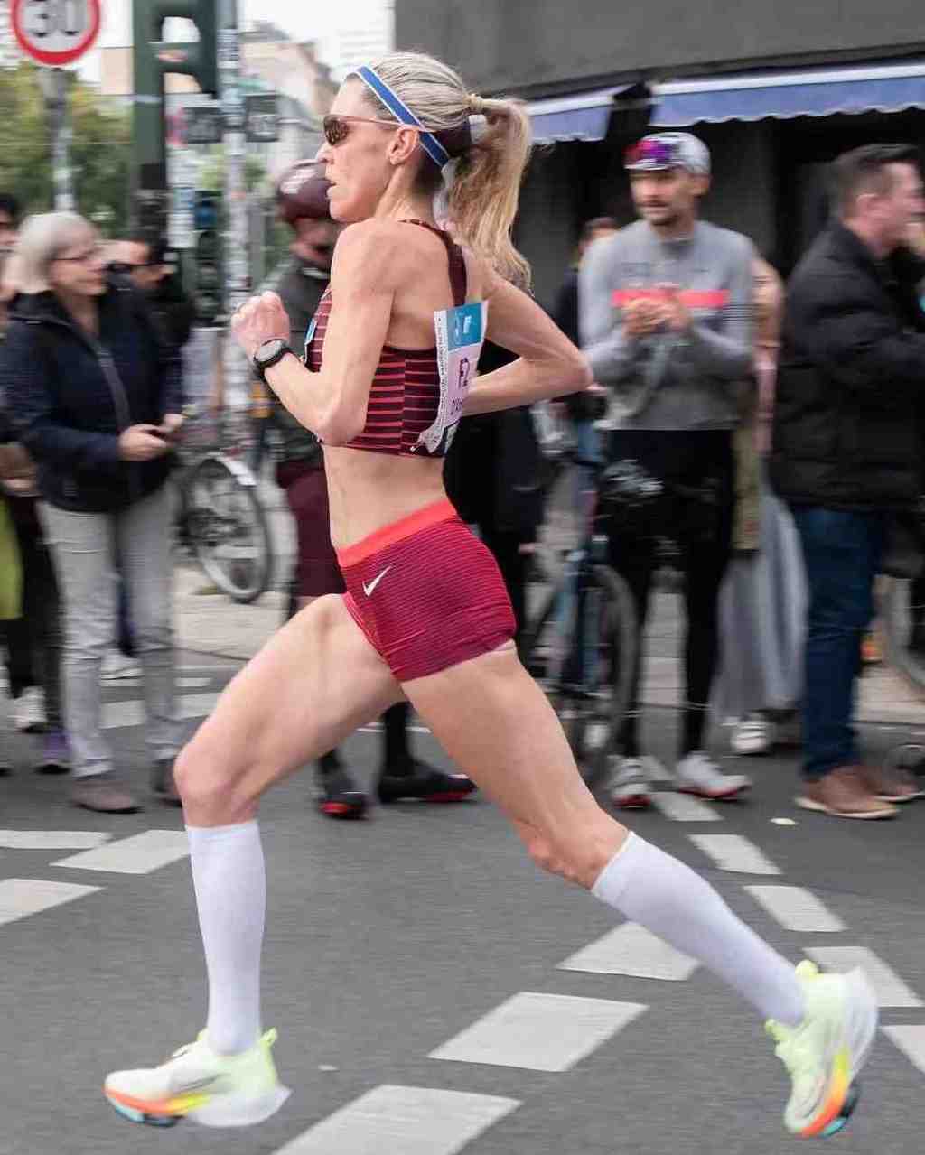 柏林马拉松基普乔格视频,基普乔格神人