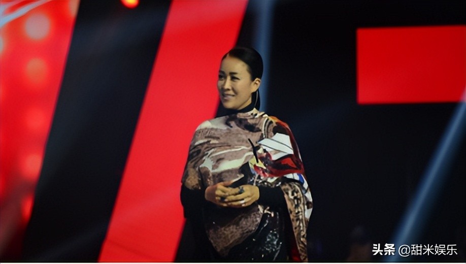 那英淘汰的实力歌手姚贝娜,那英为什么要给姚贝娜换歌