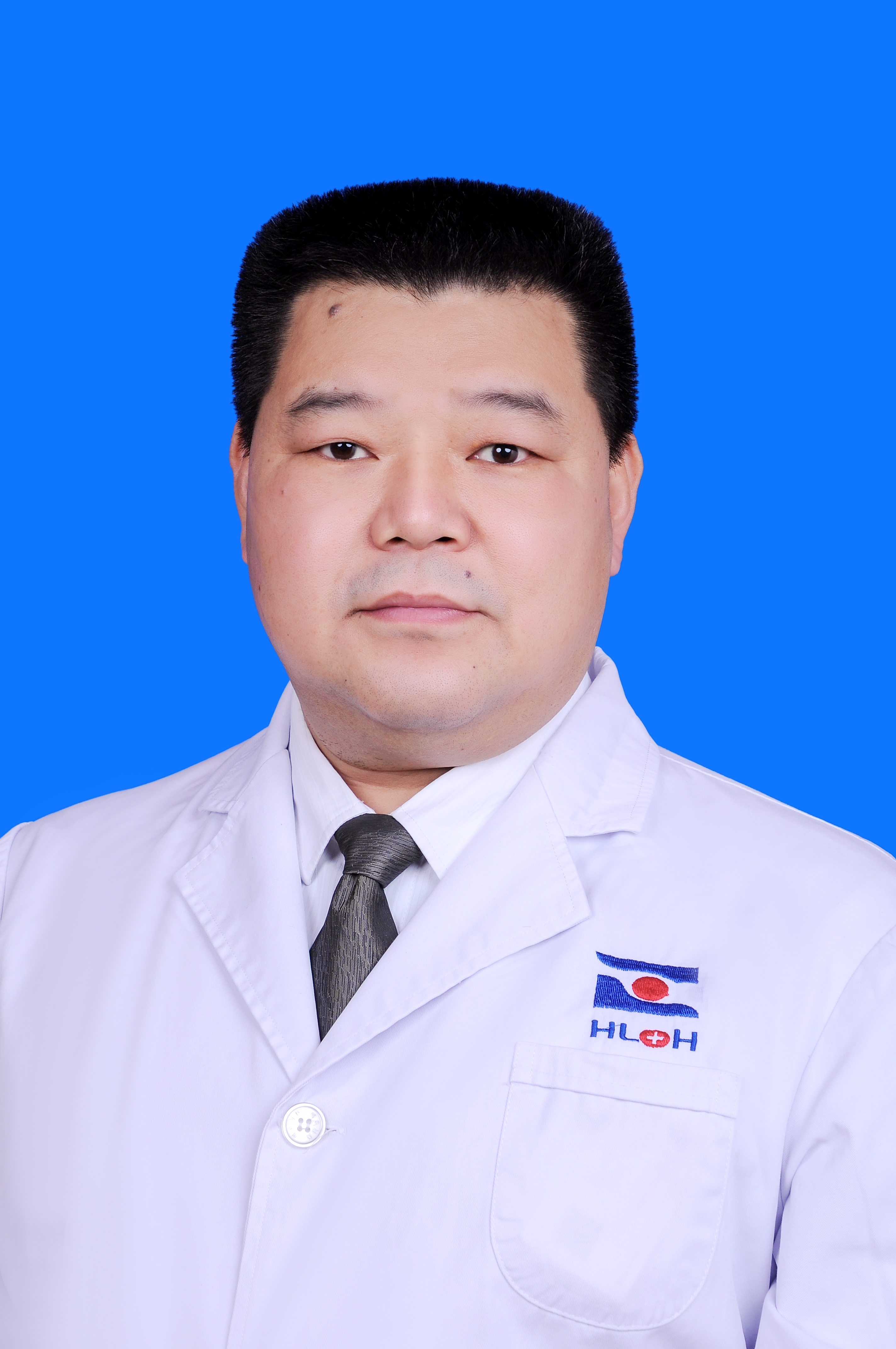 崴脚按哪个穴位好得快,崴脚了怎么才能好得快一些