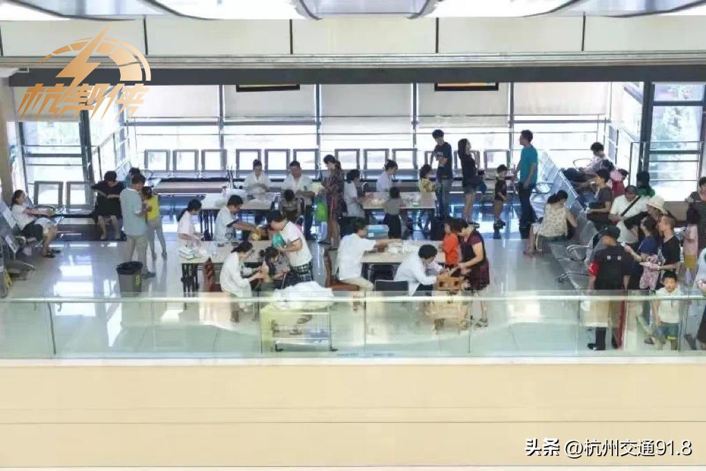 人数激增！杭州一医院今日接诊600余人