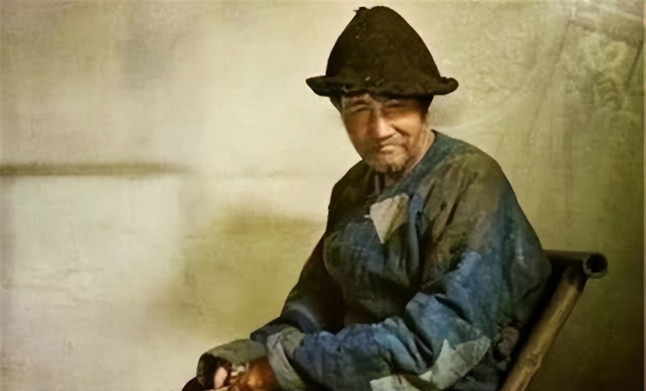 鲁迅玩伴闰土：57岁病逝，留下五子，如今后代现状让人感叹