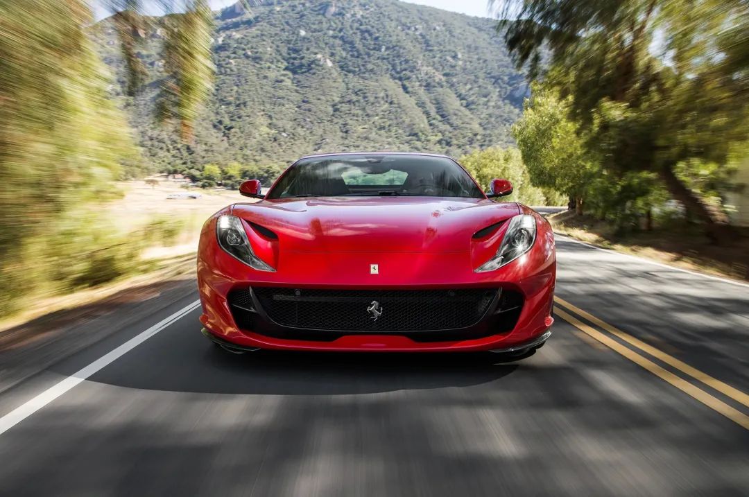 法拉利0-200加速10秒,法拉利新款V12