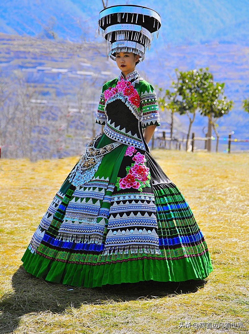 千年彝装，一赛千年“世界最古老的乡村T台”