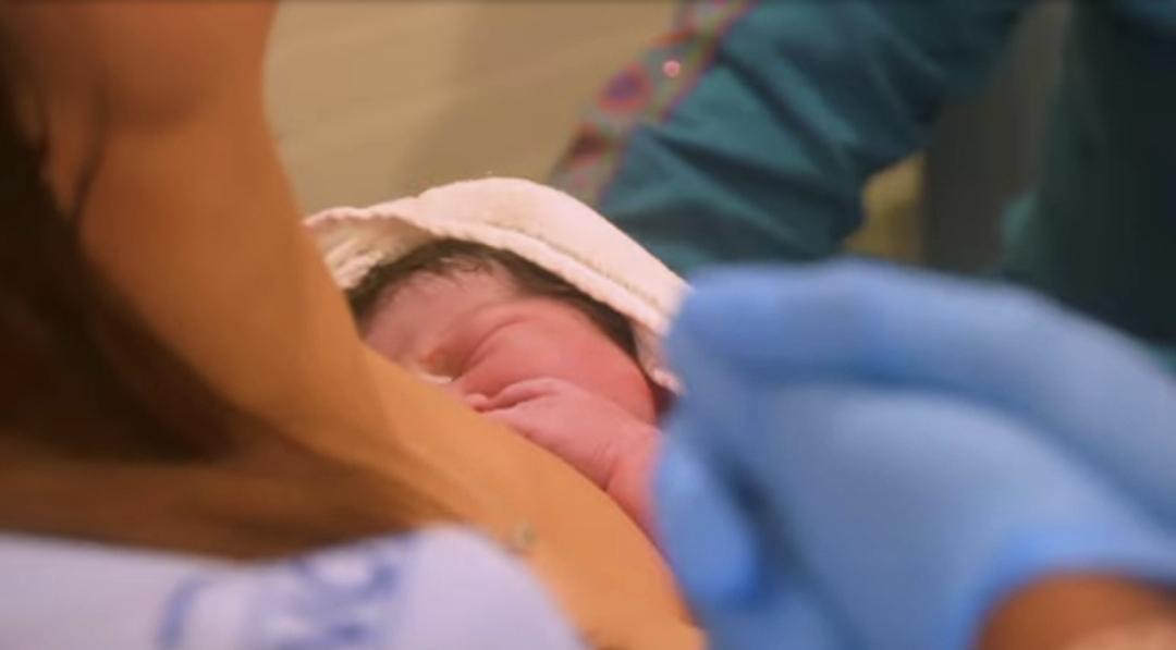 钟嘉欣为什么要在家分娩,钟嘉欣首次分享在家生三胎全过程