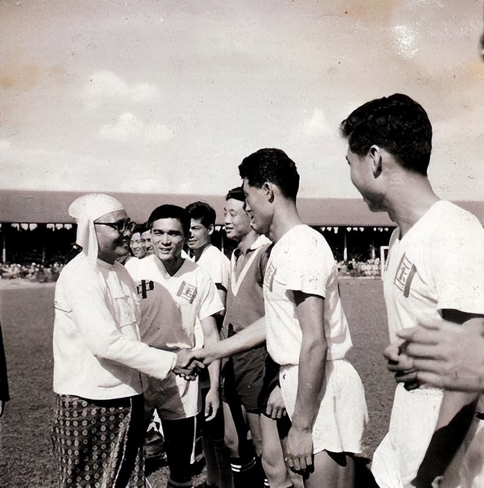 八一民宿名字,八一足球