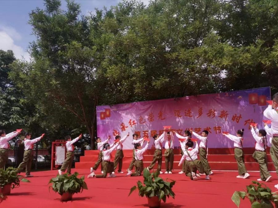 学习二十大，争做好队员|富平县各级少先队组织开展少先队员入队仪式暨庆“六一”文艺汇演主题活动