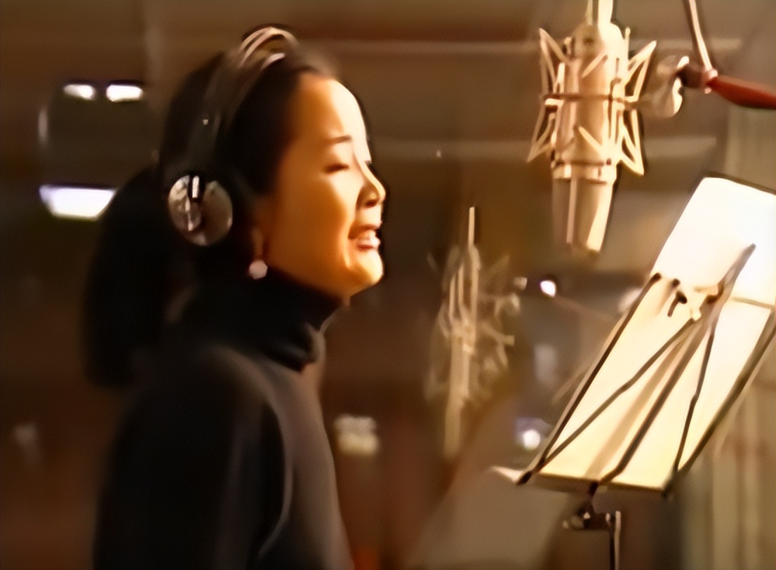 揭秘一代歌后邓丽君死亡之谜,邓丽君简介几岁死的