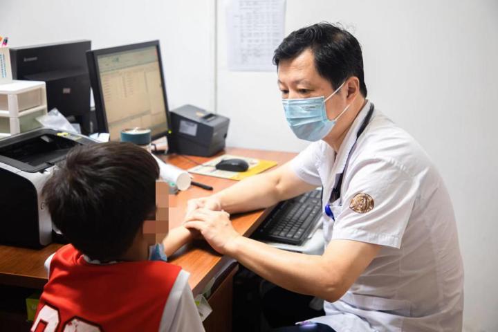 宝宝基因突变妈妈如何面对,宝宝基因突变是妈妈的原因吗