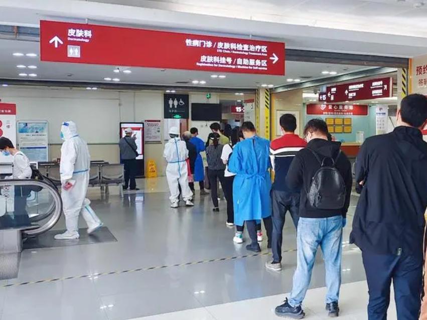 男子携妻小去水上乐园后感染“难言之隐”？夏天还能安全玩水吗？