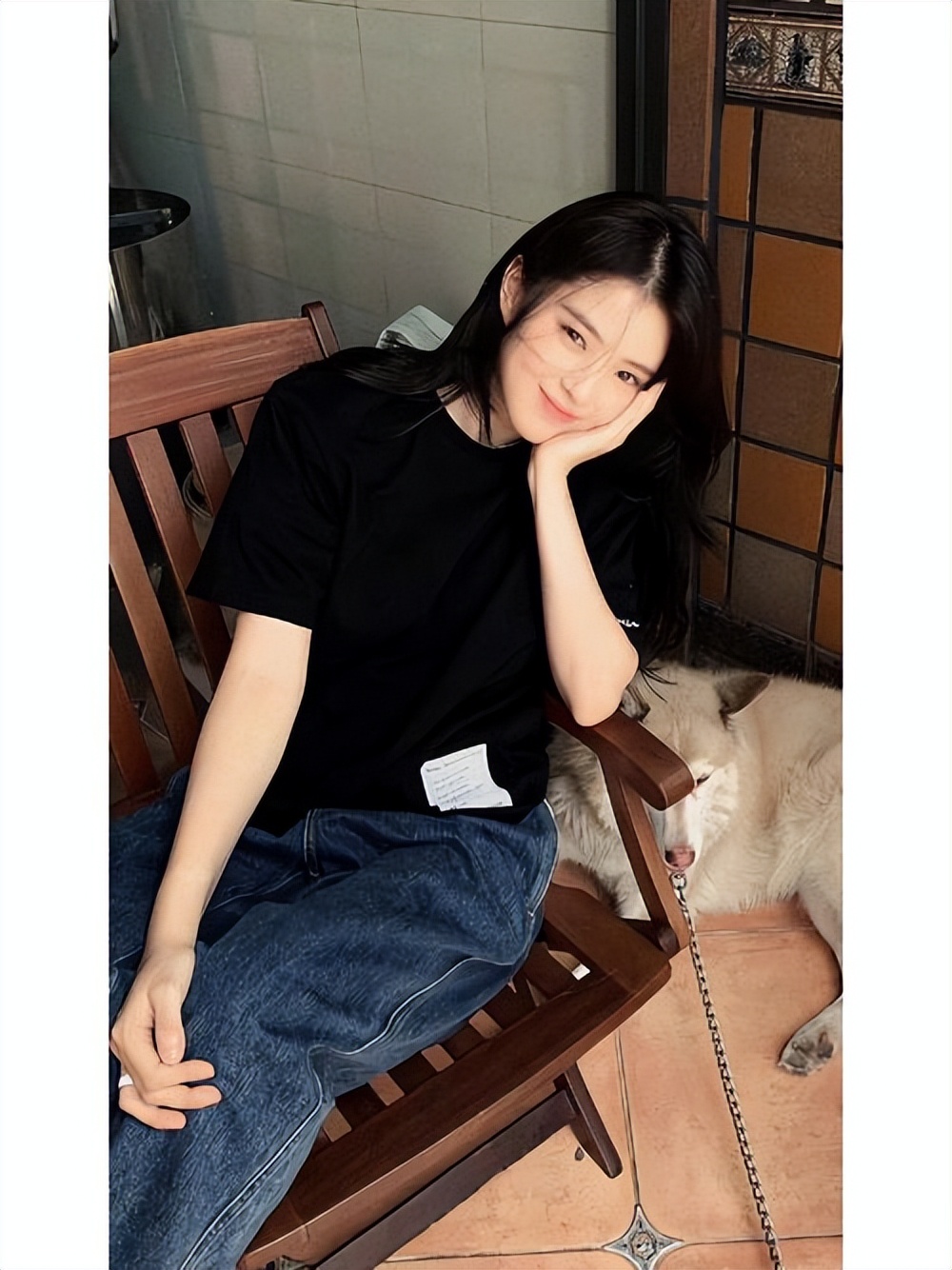 韩素希同款黑色连衣裙 (韩素希黄色连衣裙)