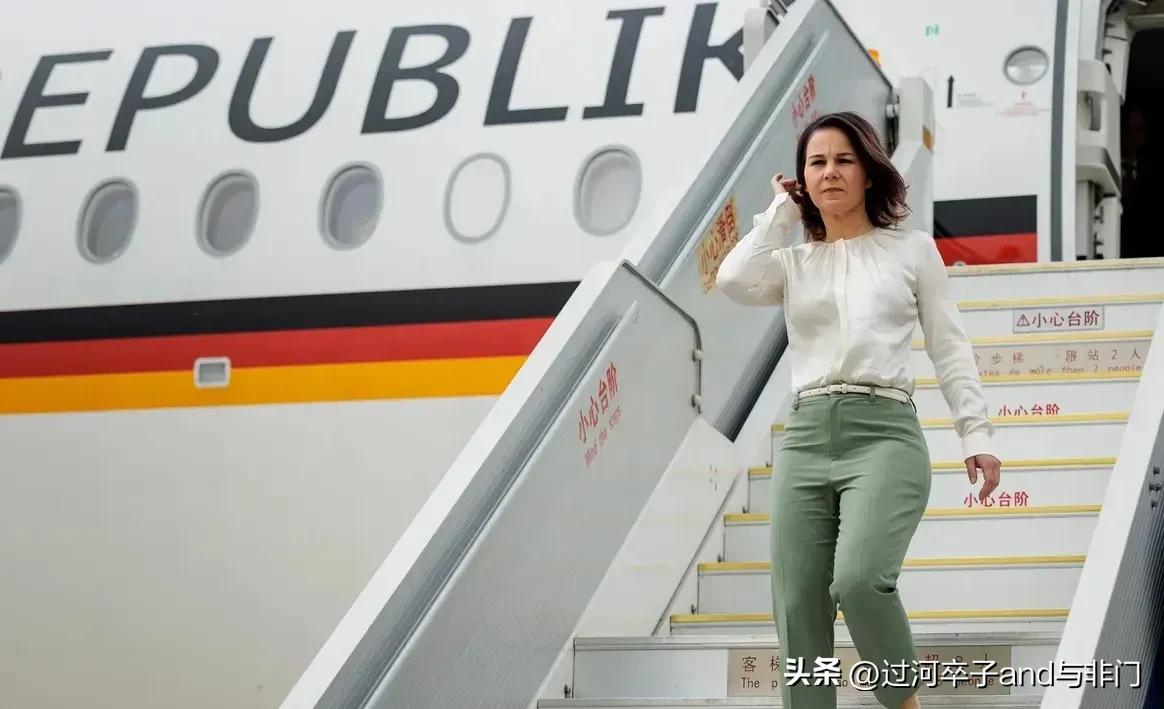 德国外长为什么去雍和宫,德国外长穿着举止