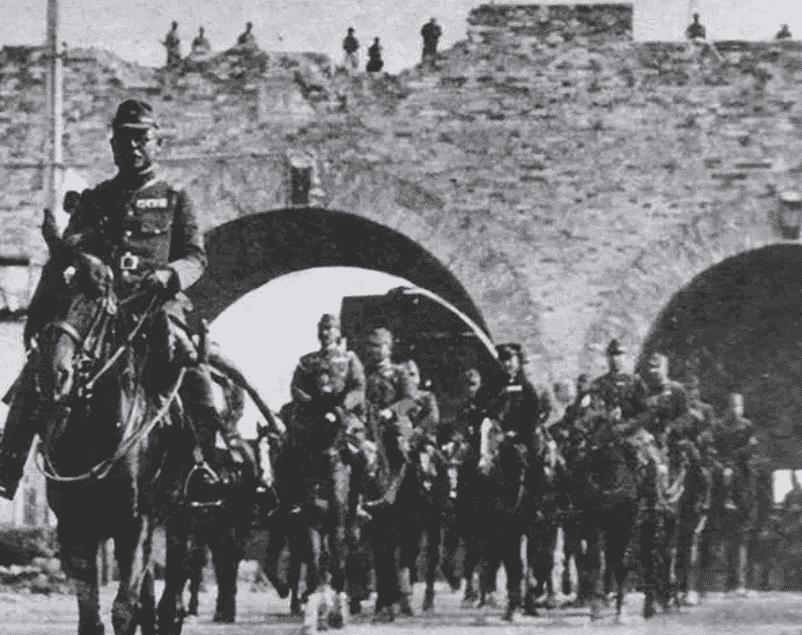 日军兽行:当着男人的面玷污了女儿,临走还残忍割下妻子乳房