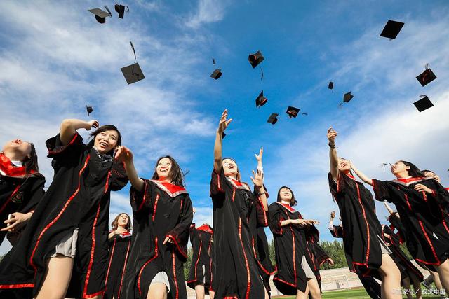 这所大学“很烧钱”,学费达17万!所在地是“全国百强县”第一