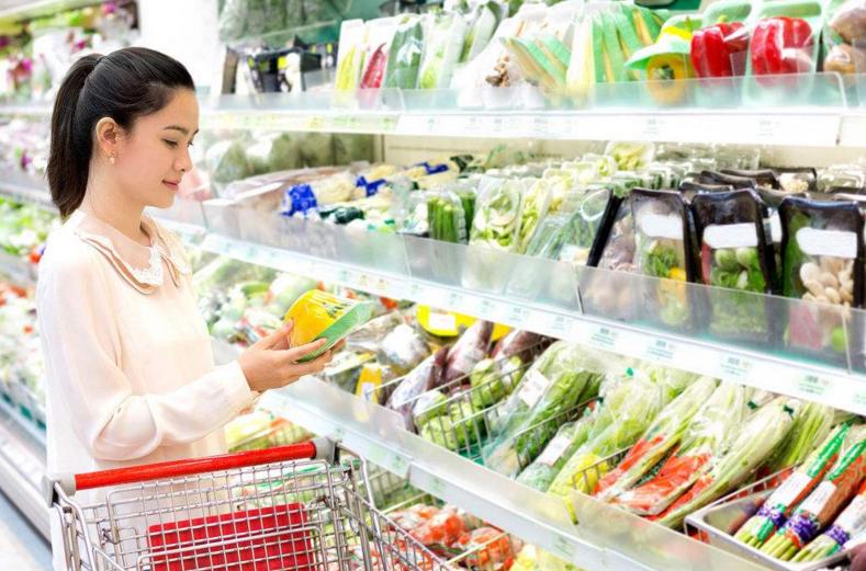 90后小伙辞职卖菜2个月赚18.5万，3个人加工生鲜半成品，忙不过来