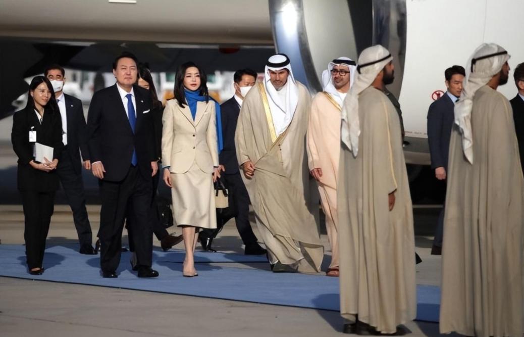 韩国第一夫人衣着,韩国第一夫人的穿衣打扮