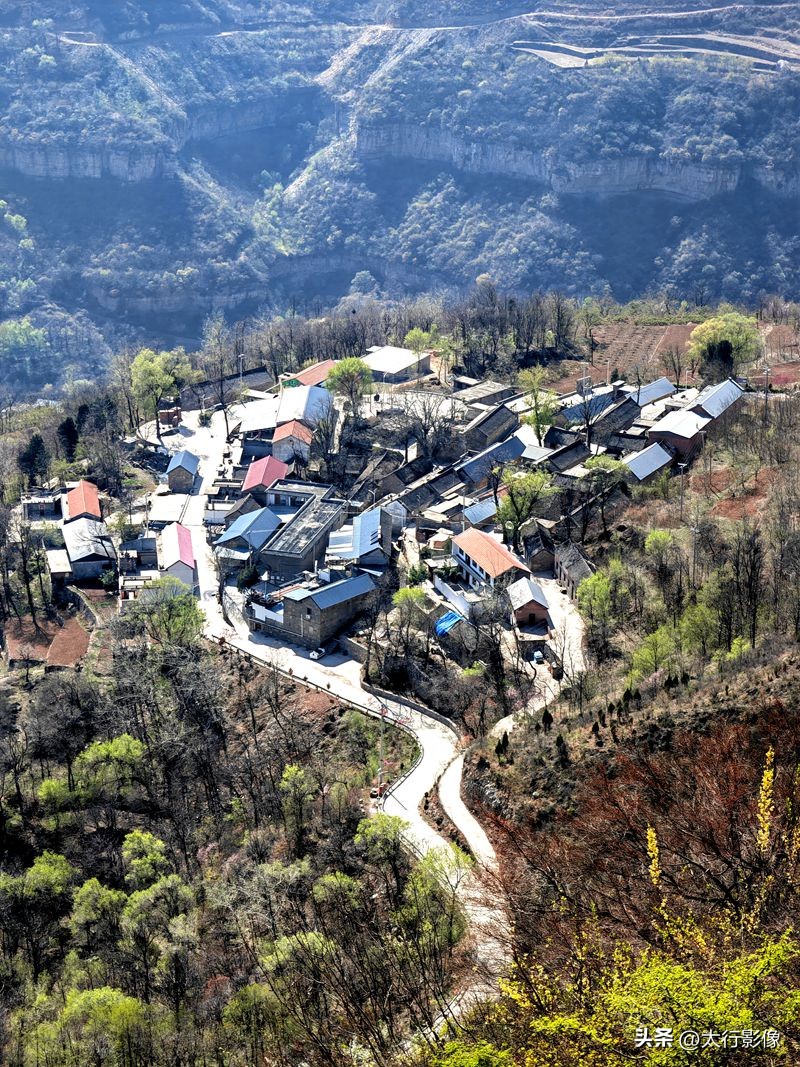 山西太行山大峡谷风景区拍照打卡,南岭太行山
