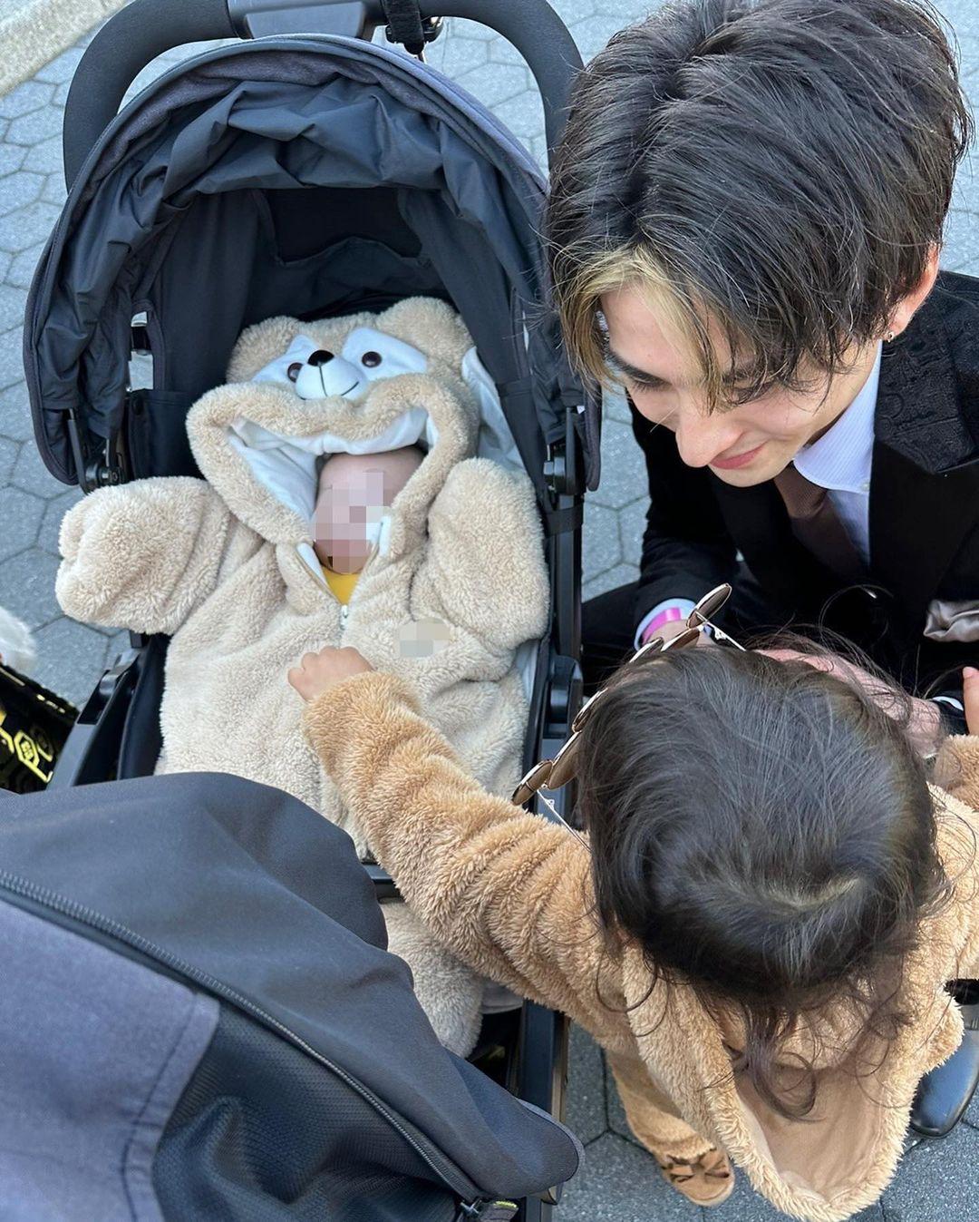 日本高颜值高中生情侣“18岁爸爸、16岁妈妈”怀孕到闪婚