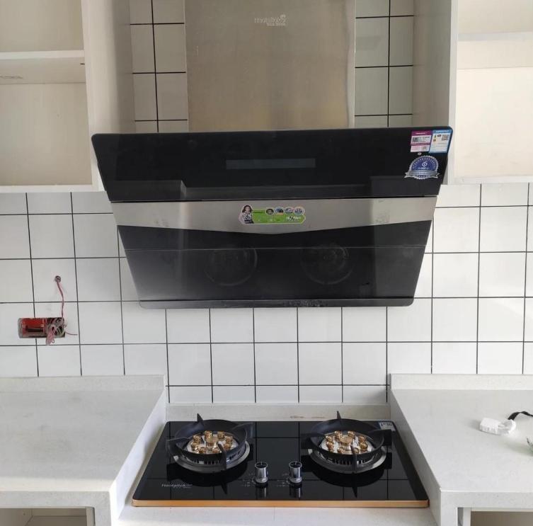 厨房设计成高低台会有风水禁忌吗,厨房灶台台面做平好还是高低好