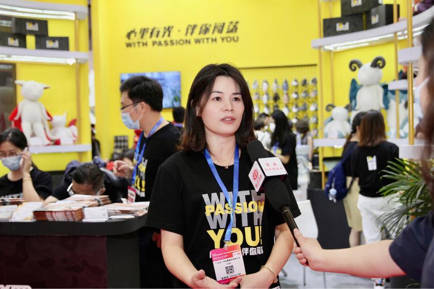 香港哈一代国际集团亮相深圳礼品展吾独友偶赤眉九尾狐引领国潮风