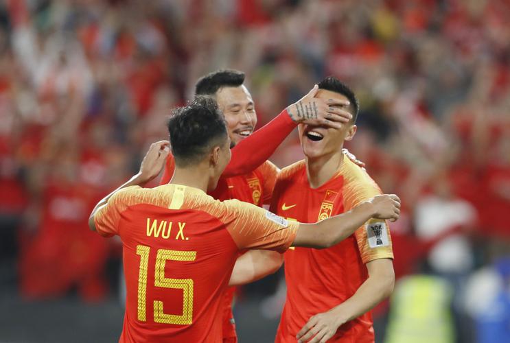 丢人丢到国外的运动员,中国男足张琳芃赛前动员视频