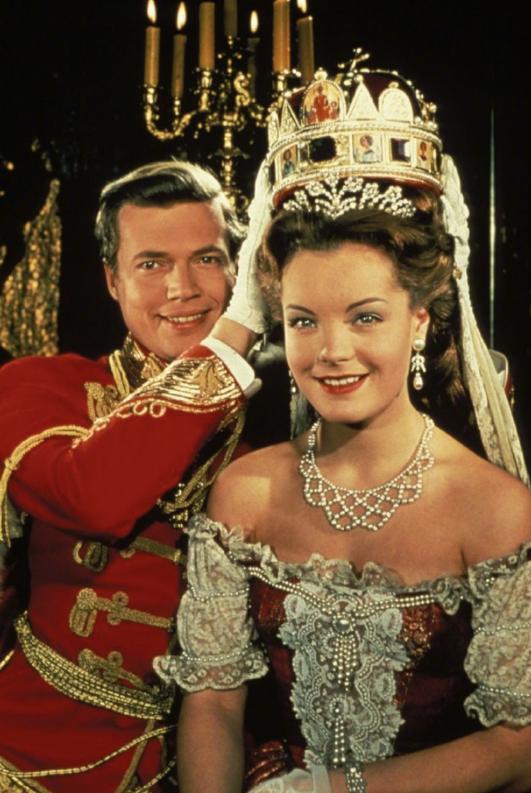 茜茜公主的疯狂美容,茜茜公主美容过程