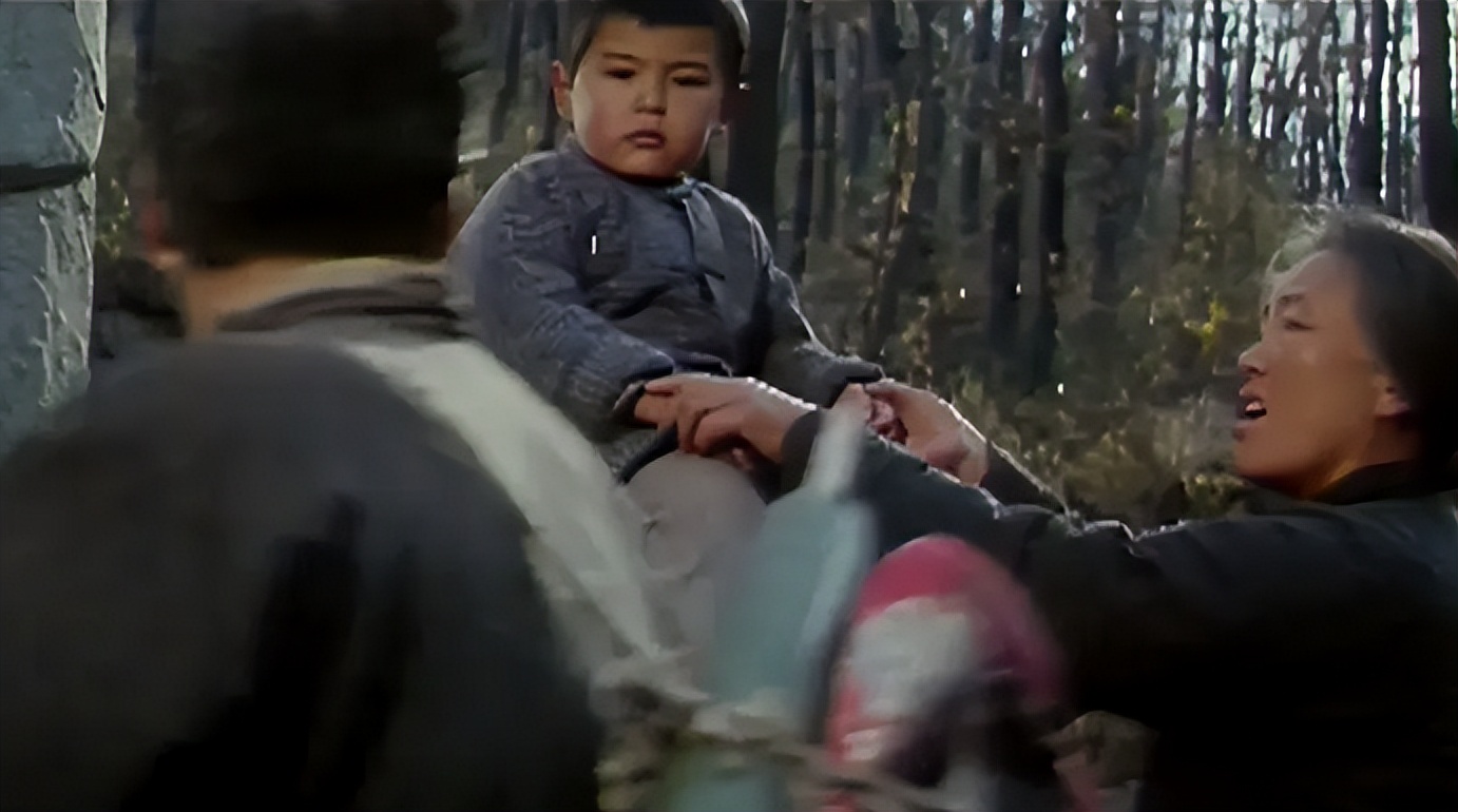 时代与命运给的“苦与痛”《清凉寺钟声》质朴无华的佳作