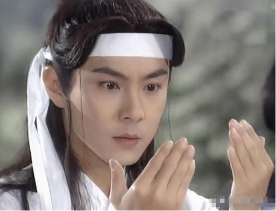 年轻时帅炸天的8位男星，中年后，有人胖快200斤，有人秃成地中海