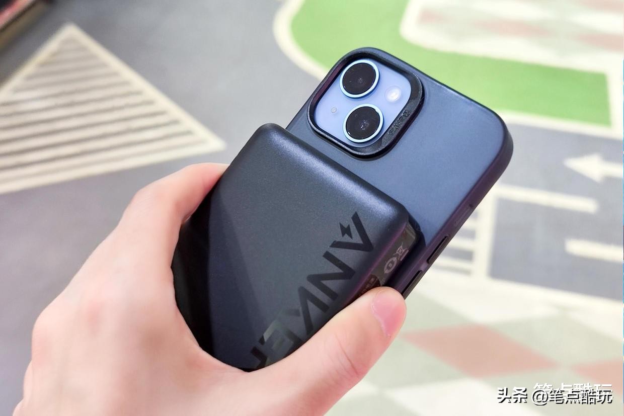 支持lightning输入的磁吸充电宝,lightning接口磁吸充电宝