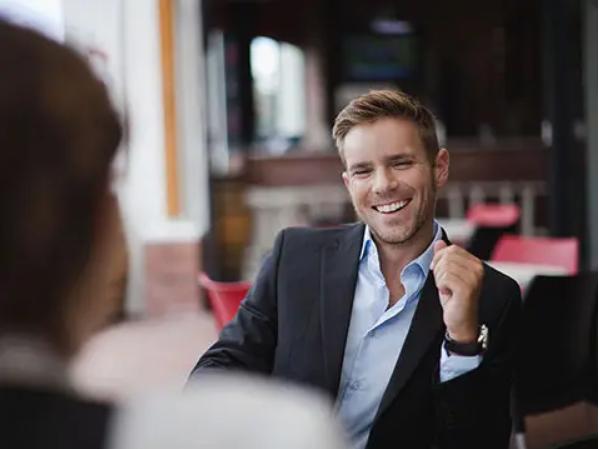 富豪招聘司机真实收入,女富豪招司机