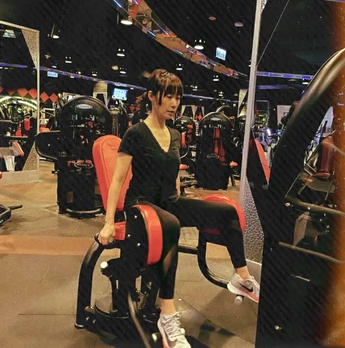 被造黄谣20年,51岁的她“官宣结婚”打脸全网:别来评价姐的人生