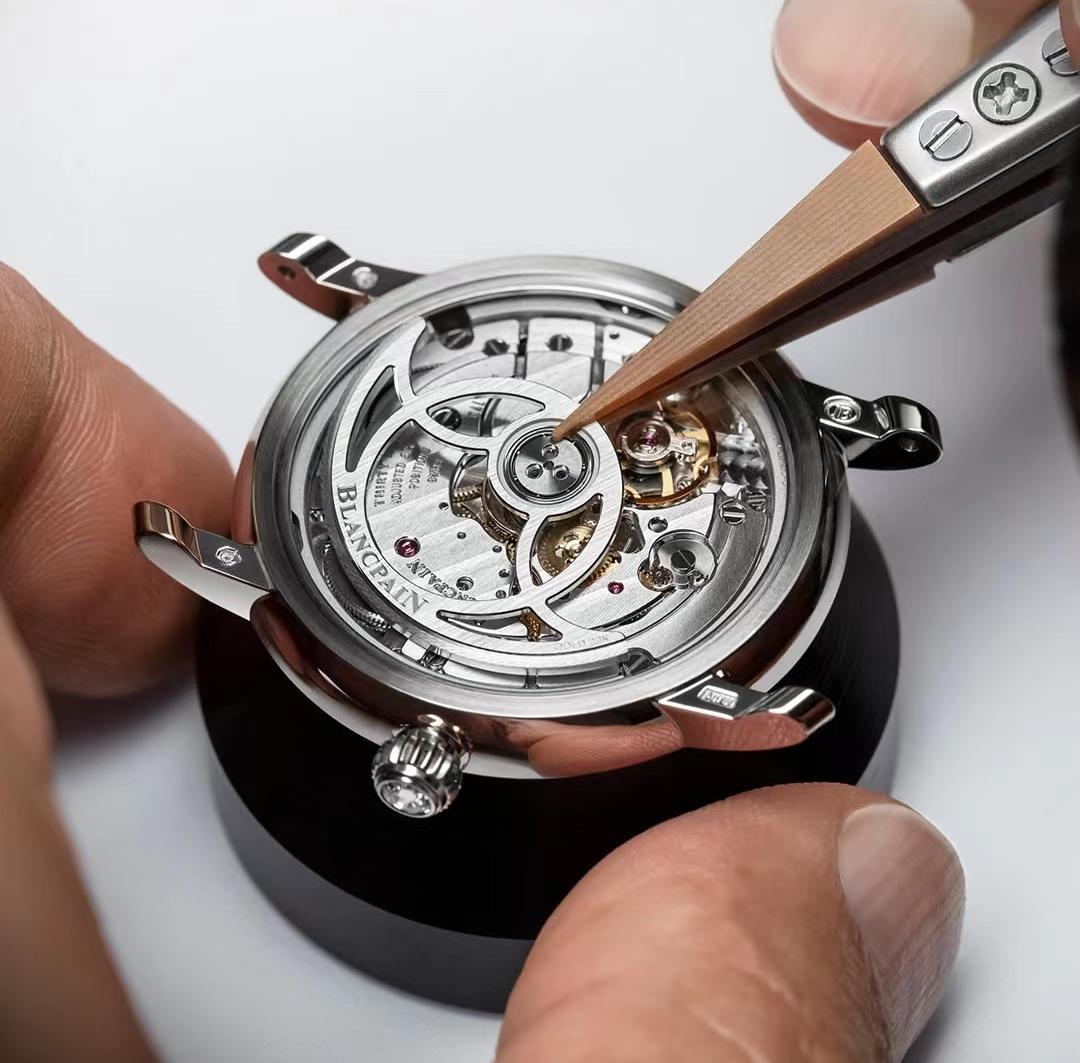 如何挑选一款适合自己的机械表,入门级女生机械表推荐