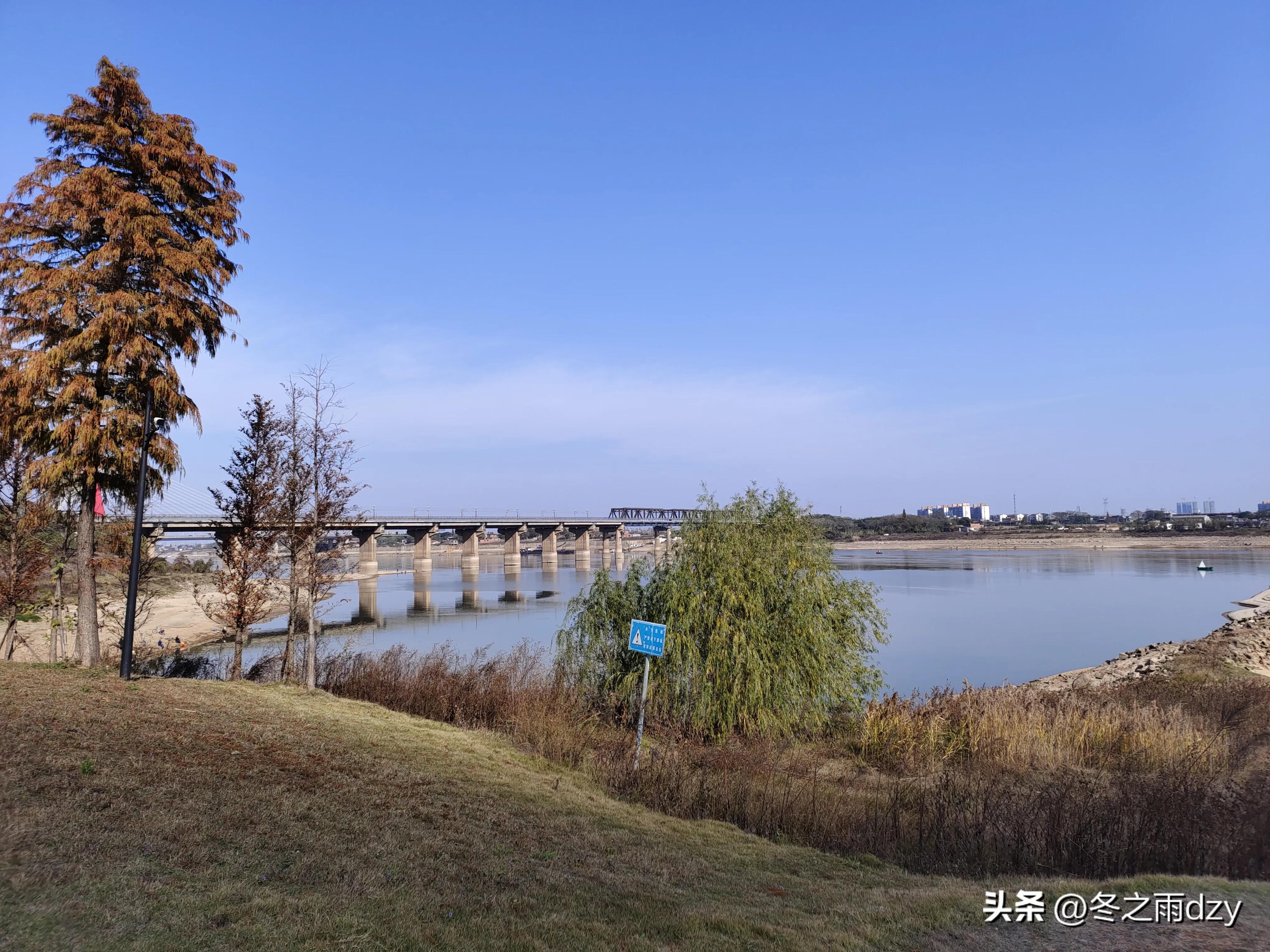 南昌舰主题园凤凰洲湿地公园,凤凰洲建军广场