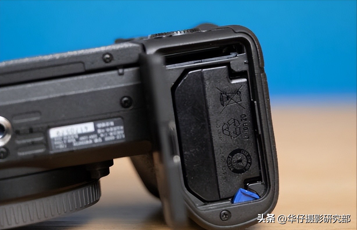 佳能r7与索尼a6400,佳能微单r7和r6哪个级别高些