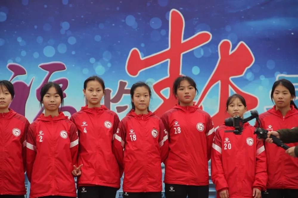 重庆市校园女子足球总决赛,重庆小学男子足球乙组比赛视频