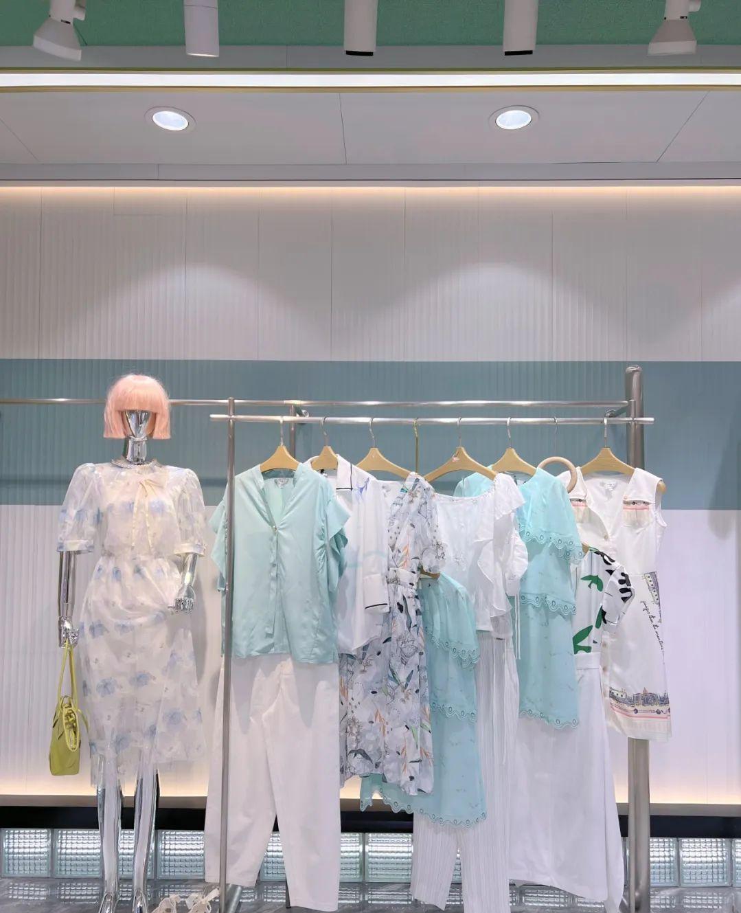 LILY夏品牌折扣女装桑蚕丝连衣裙上衣裤裙穿搭