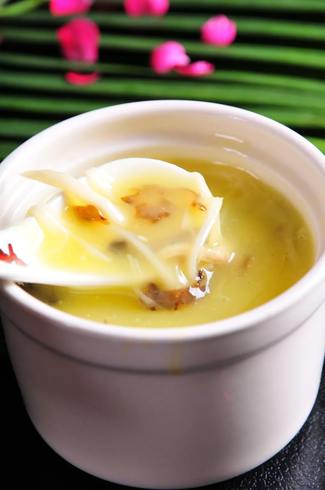 张颂文说的是客家话还是粤语,张颂文难怪会说客家话