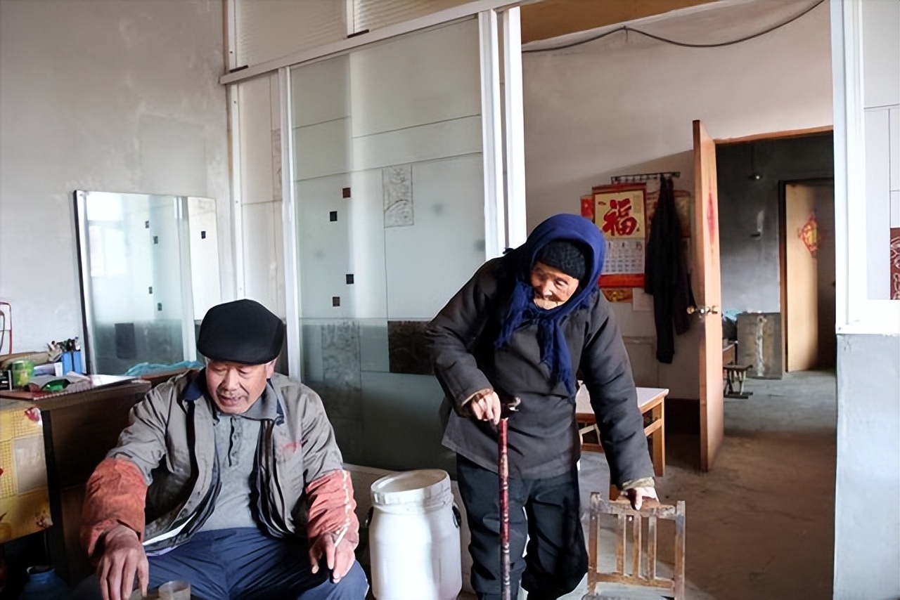 12宀佸コ瀛╃獊鍙戝績鑴忕梾姝讳骸,鍗佸瞾濂冲绐佺劧姝讳骸鐥呭嵄