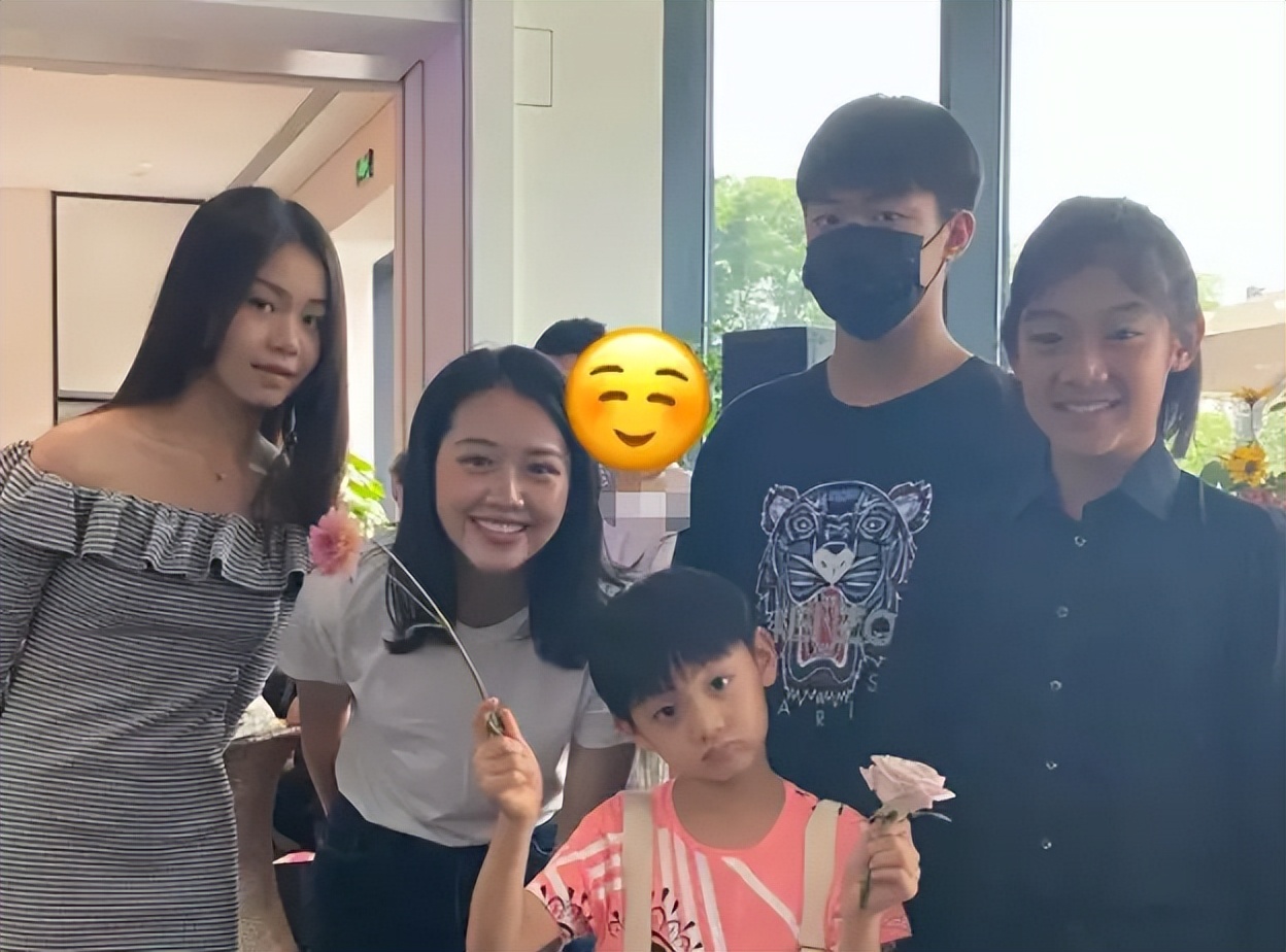 网红圈五大隐藏富豪：*冰白**坐拥上海豪宅，王红权贵翡翠堆满屋？