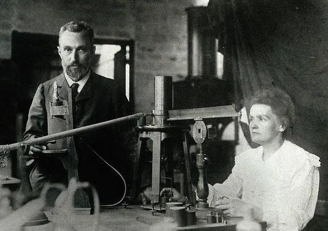 居里夫人说自信是一切成功的基石,居里夫人对科学执着吗