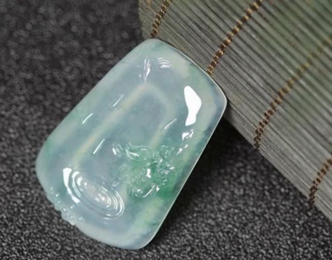 揭秘几种比较靠谱的翡翠鉴别方法,最简单实用鉴别真假翡翠的方法