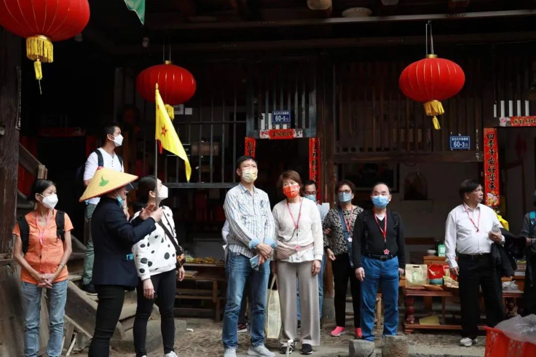 春暖花开游龙岩|永定土楼景区喜迎首个入境旅游团