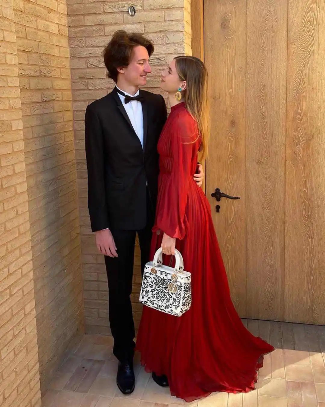 LV四少27岁女友曝光，吊打太子妃