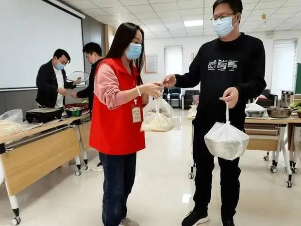 郑州网红女书记回应争议“丢分”！网友：格局太小，不该委罪于人