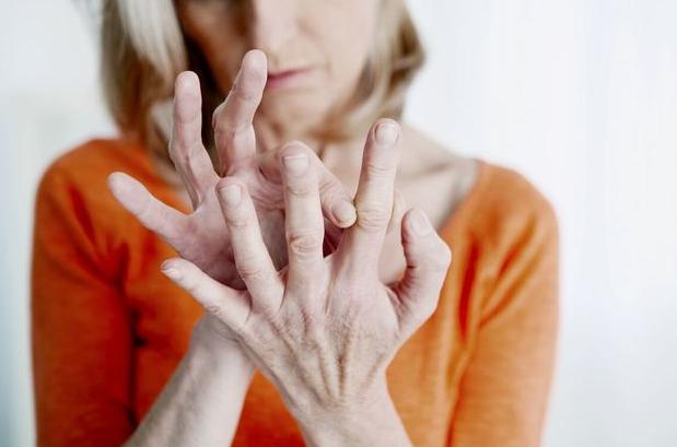 血液粘稠手麻该多注意什么,手麻平时应注意些什么