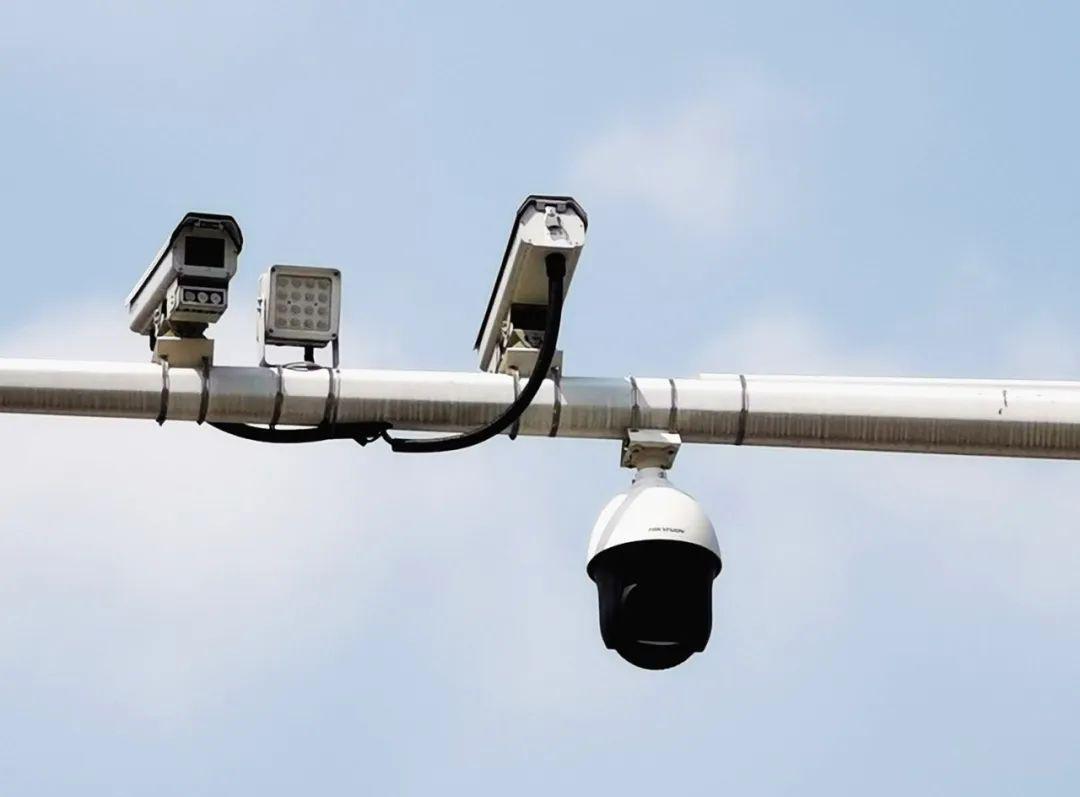 测速电子眼闪烁怎么处罚,电子眼摄像头有闪光灯闪烁