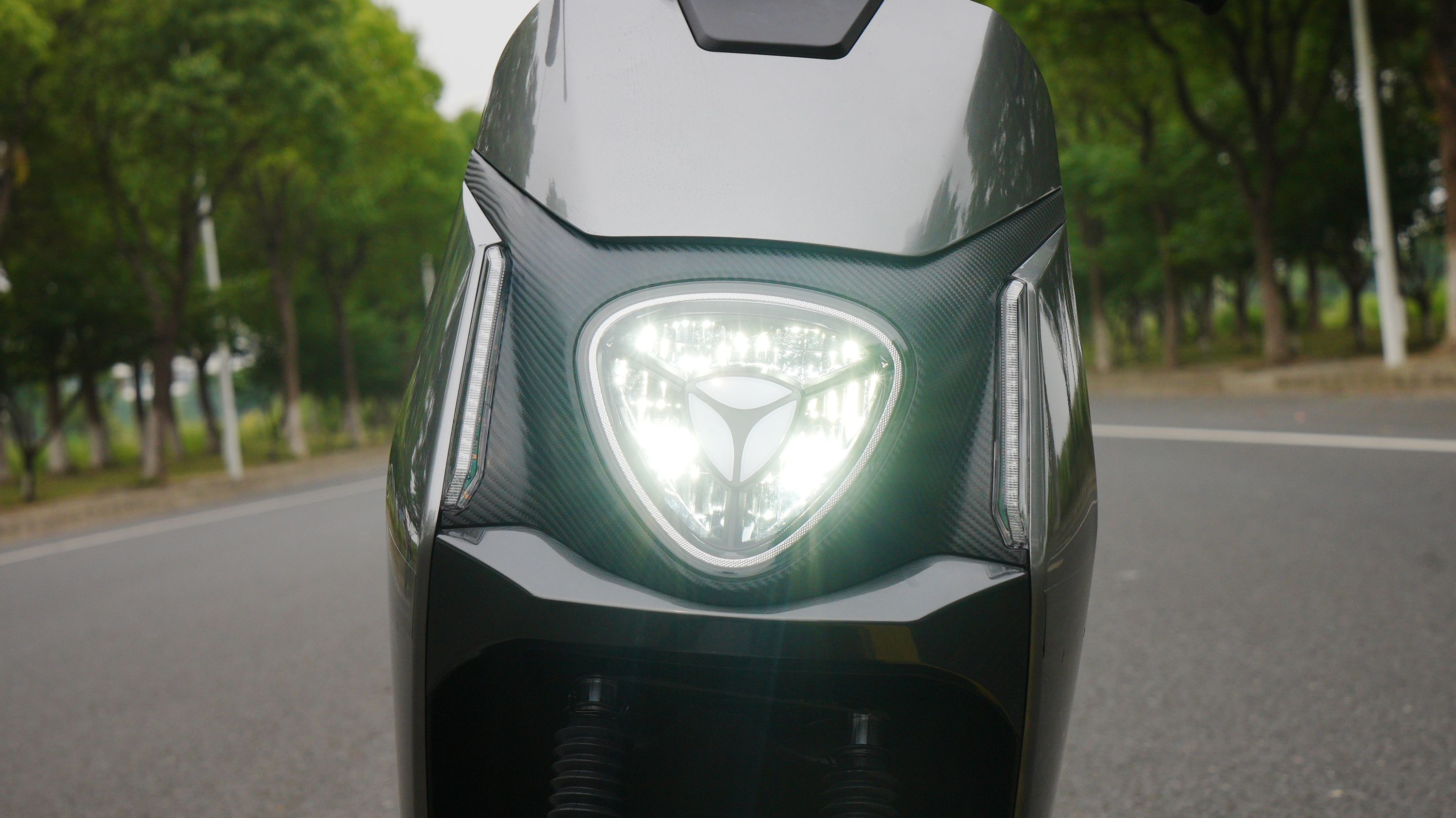 合格的“*男猛**”坐骑什么样？一文看透电动车选购（附实例解析）