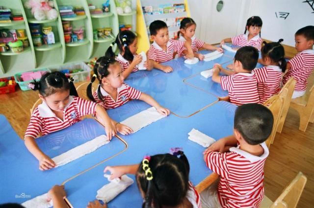 上幼儿园哭闹家长该怎么做,宝宝不爱去幼儿园每天哭闹怎么办