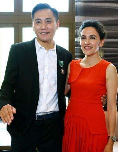 刘烨一夜难眠现状,用酒麻痹自己电视剧